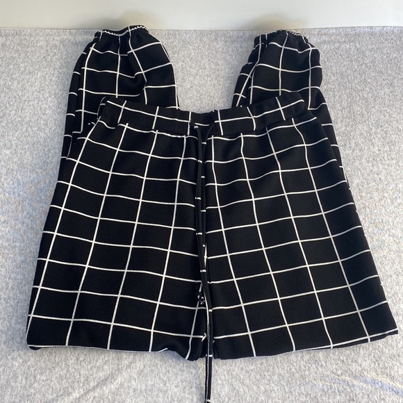 2/$25 Black white elastic waist pull on windowpane trousers tapered leg pants S - Picture 1 of 10